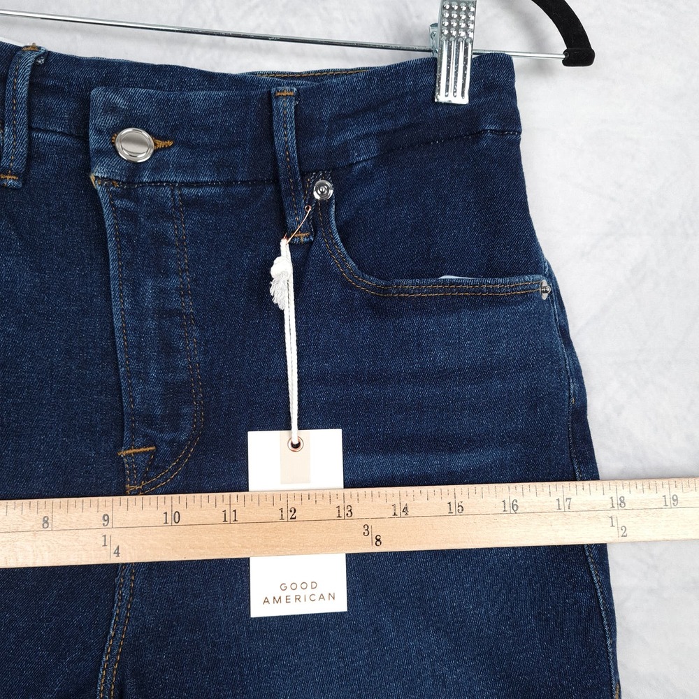 Good American Skinny Jeans in Dark Blue Wash - Picture 9 of 16